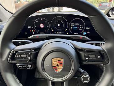 Porsche Taycan 4S — photo 10