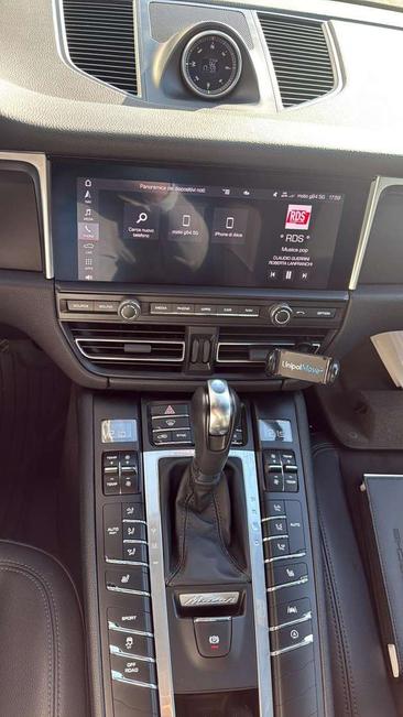 Porsche Macan Electrique Base — photo 12