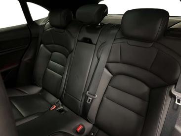 Porsche Taycan 4S — photo 6