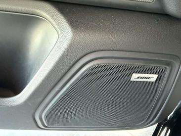 Porsche Macan Electrique Base — photo 18