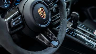 Porsche Macan Electrique Base — photo 32