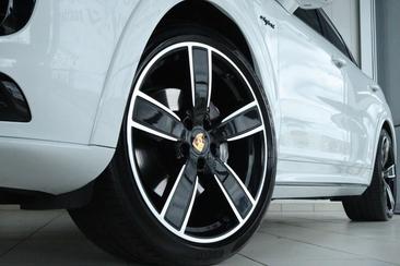Porsche Cayenne III E-Hybrid — photo 9