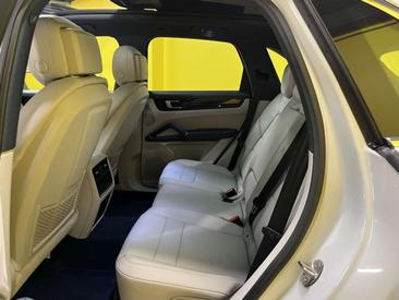 Porsche Cayenne III E-Hybrid — photo 23