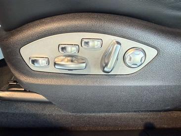 Porsche Macan Electrique Base — photo 22