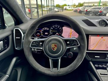 Porsche Cayenne III Turbo — photo 12