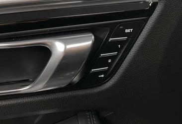 Porsche Macan Electrique GTS — photo 9