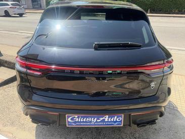Porsche Macan Electrique Base — photo 4