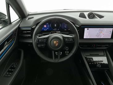 Porsche Macan 4S — photo 8
