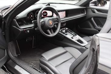 Porsche 992 I Carrera 4S — photo 7