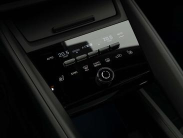Porsche Macan 4S — photo 12
