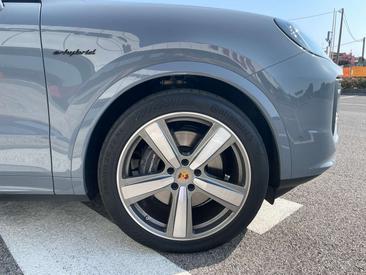 Porsche Cayenne III Turbo — photo 23