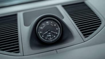 Porsche Macan Electrique Base — photo 43