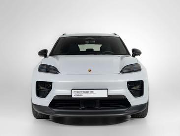 Porsche Macan 4S — photo 14