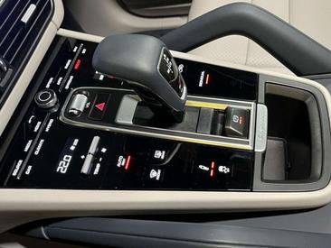 Porsche Cayenne III E-Hybrid — photo 35