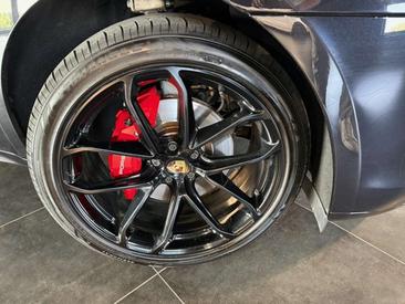 Porsche Macan Electrique Base — photo 29