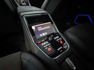 Porsche Panamera II GTS — photo 22