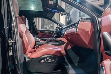 Porsche Cayenne III GTS — photo 8