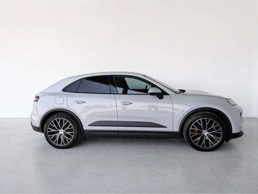 Porsche Macan 4S — photo 8