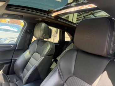 Porsche Macan Electrique Base — photo 12