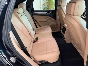 Porsche Cayenne III — photo 11
