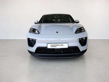 Porsche Macan 4S — photo 10