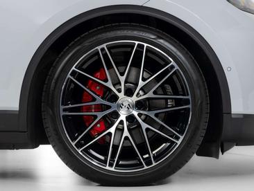 Porsche Macan 4S — photo 20