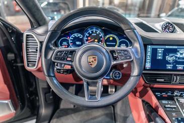 Porsche Cayenne III GTS — photo 11