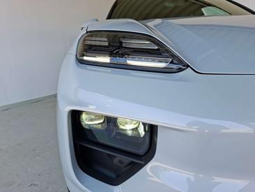 Porsche Macan 4S — photo 11