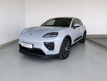 Porsche Macan 4S — photo 12
