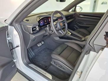 Porsche Macan 4S — photo 13