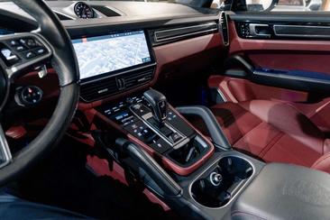 Porsche Cayenne III GTS — photo 13