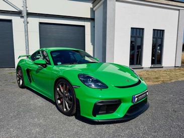 Porsche 718 Cayman GT4 — photo 2