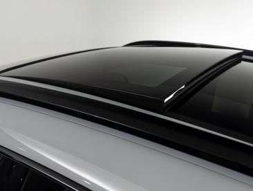Porsche Macan 4S — photo 25