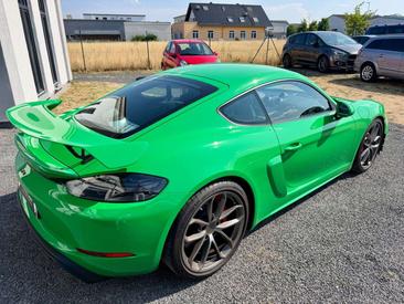 Porsche 718 Cayman GT4 — photo 4