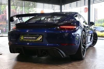 Porsche 718 Cayman GT4