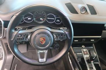 Porsche Cayenne III Turbo — photo 4