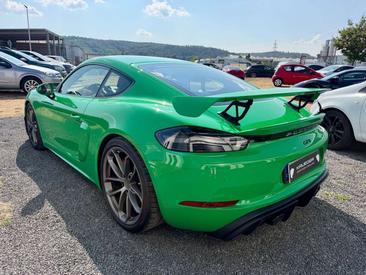 Porsche 718 Cayman GT4 — photo 7