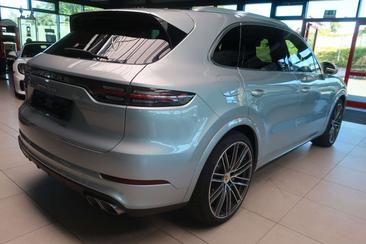 Porsche Cayenne III Turbo — photo 7