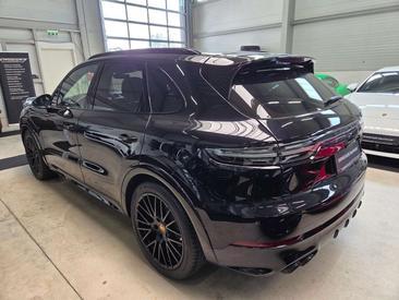 Porsche Cayenne III GTS — photo 11