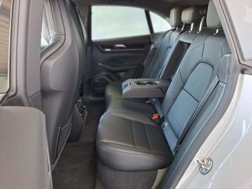 Porsche Macan 4S — photo 26