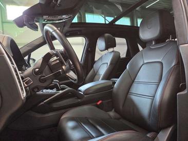 Porsche Cayenne III GTS — photo 15