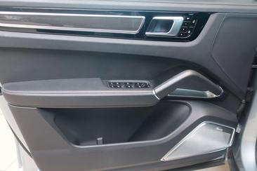 Porsche Cayenne III Turbo — photo 13