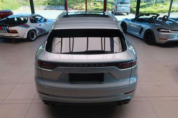 Porsche Cayenne III Turbo — photo 15