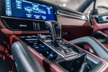 Porsche Cayenne III GTS — photo 27