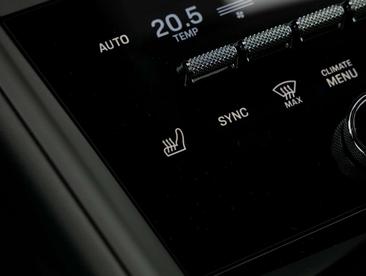 Porsche Macan 4S — photo 40