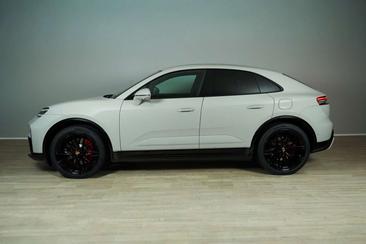 Porsche Macan 4S — photo 3