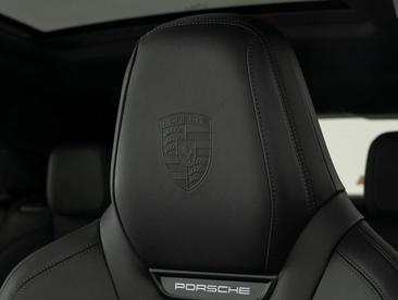 Porsche Macan 4S — photo 42