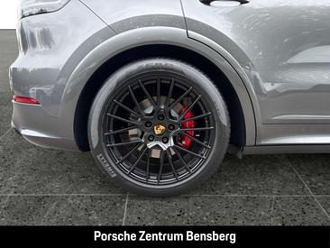 Porsche Cayenne III GTS — photo 11
