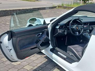 Porsche 991 GTS — photo 8