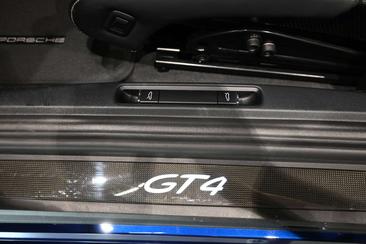 Porsche 718 Cayman GT4 — photo 24